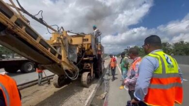 Photo of Arrancan los trabajos para tapar hoyos de la autopista 6 de Noviembre