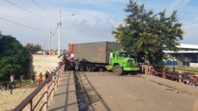 Photo of Camioneros mantienen bloqueada frontera por Dajabón en demanda de combustible