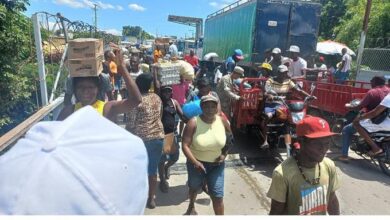 Photo of Largas filas de haitianos que entran por la frontera de Dajabón a labores agrícolas y domésticas