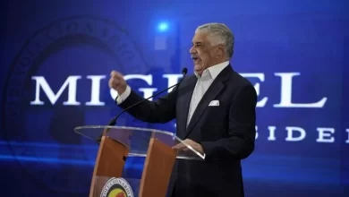 Photo of Miguel Vargas anuncia su precandidatura presidencial por el PRD
