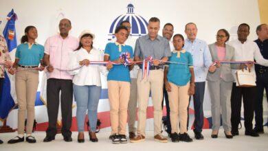 Photo of Gobierno inaugura escuela en municipio Duvergé con una inversión superior a los RD$63 millones
