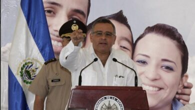 Photo of Condenan al expresidente salvadoreño Mauricio Funes a 14 años de prisión por una tregua con las pandillas