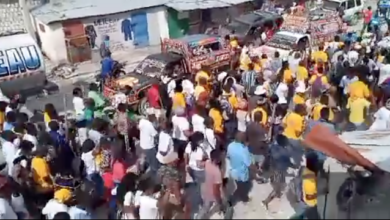 Photo of Al menos 12 feligreses muertos por pandilla durante una marcha en Haití