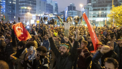Photo of Manifestantes atacan embajadas de Israel y Estados Unidos en varias partes del mundo