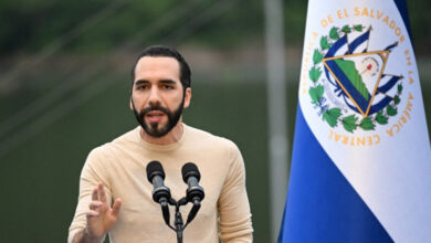 Photo of Ya es oficial: Bukele presenta solicitud para competir por la presidencia de El Salvador en el 2024