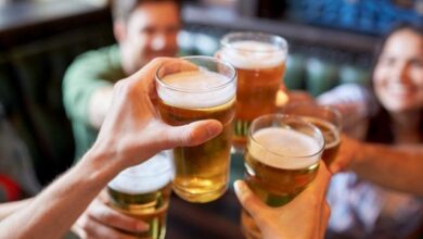 Photo of Mujeres están tomando casi la misma cantidad de alcohol que los hombres, según especialista