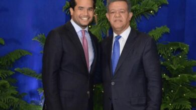 Photo of Omar Fernández supera a Leonel Fernández en popularidad, según encuestas