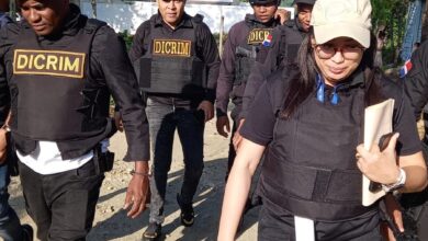 Photo of Policía Nacional realiza allanamiento en Bonao; ocupan armas de fuego