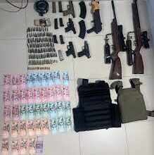 Photo of Policía Nacional desmantela arsenal ilegal durante operativos en El Pino, Dajabón