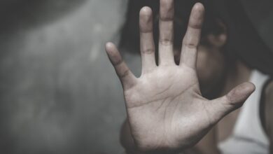 Photo of Envían a prisión preventiva a dos menores acusados de agredir sexualmente a compañera en liceo de Santiago.