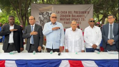 Photo of “Luis El Gallo” pone en circulación su obra: “La Casa del Presidente Joaquín Balaguer, Máximo Gómez 25, Parte Atrás”