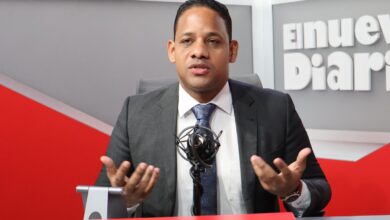 Photo of Comunicador cuestiona falta de visibilidad de gobernadora de Santo Domingo