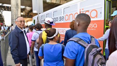 Photo of Cierre temporal estaciones del Metro genera largas filas; director Opret dice «plan ha funcionado»