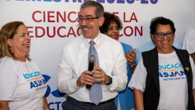 Photo of Dr. Jorge Asjana David comparte bienvenida al semestre 2025-20 en la Facultad de Ciencias de la Educación de la UASD