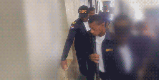 Photo of Trasladado en colchón, imputado de rociar ácido del diablo a expareja comparece ante el juez