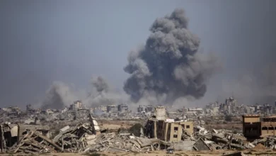 Photo of Israel lanza una oleada de bombardeos en toda Gaza y mata al menos a 20 personas