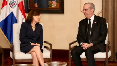Photo of Presidente Abinader recibe a la gobernadora de Nueva York, Kathy Hochul en el Palacio Nacional
