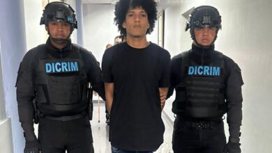 Photo of Se entrega a la PN joven acusado de matar a otro en Sabana Perdida