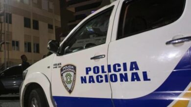 Photo of Policía Nacional apresa a dos personas por tráfico de 12 extranjeros indocumentados en Barahona