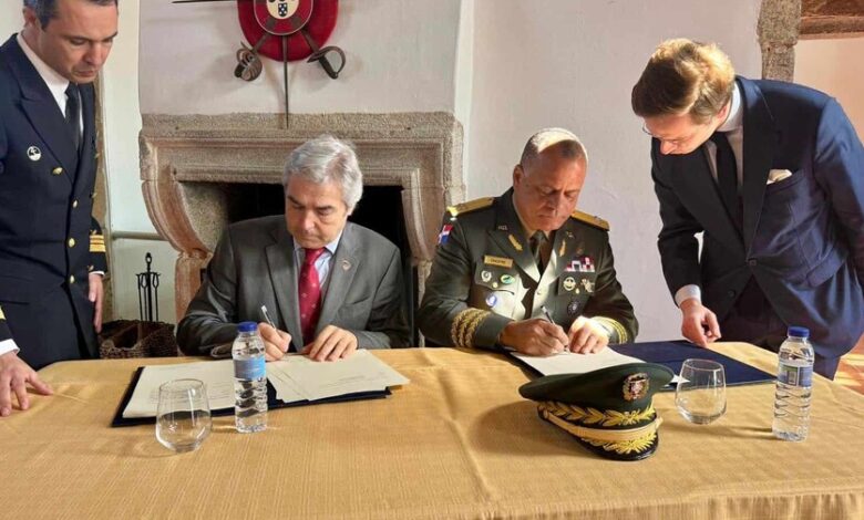 El acto fue encabezado por el ministro de Defensa dominicano, teniente general Carlos Antonio Fernández Onofre, y su homólogo portugués, Nuno Melo