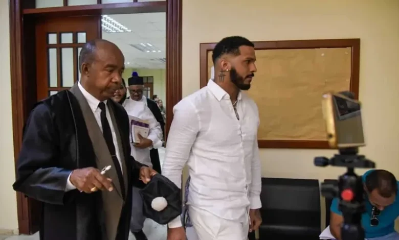 Wander Franco junto a su representante legal.