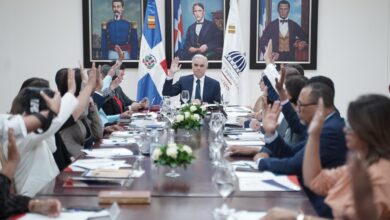 Photo of Aprueban «Estrategia de Educación Digital» y socializan propuesta para regular uso de celulares en las escuelas