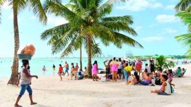 Photo of Autoridades restringen alcohol y celebraciones en playas durante Semana Santa