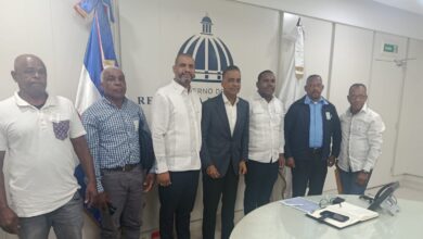 Photo of Gestionan continuación de electrificación de comunidades rurales de la Sierra de Neiba