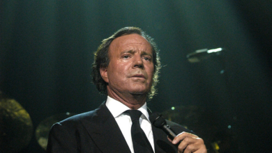 Photo of La Justicia cita a la vicepresidenta española por llamar ‘agresor sexual’ a Julio Iglesias