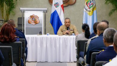 Photo of Lee Ballester llama a oficiales migratorios a ser cautelosos y proteger seguridad nacional
