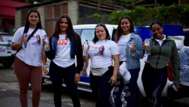Photo of Equipo del senador Carlos Gómez acompaña Vía Crucis en Juan López