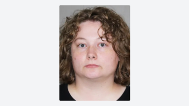 Photo of Profesora es arrestada por tener conversaciones sexuales y enviar fotos íntimas a sus estudiantes