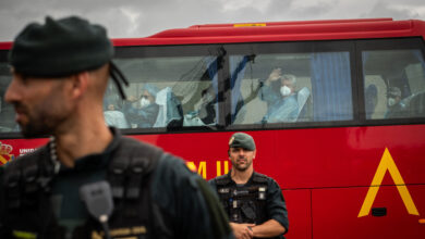 Photo of España fija la duración de la cuarentena por hantavirus para sus ciudadanos evacuados del MV Hondius