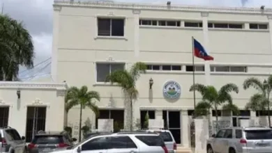 Photo of La Embajada haitiana en RD: “Un vertedero a cielo abierto, donde los olores a orina y la basura acumulada son denunciados por vecinos”