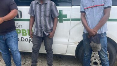 Photo of DGM detiene ambulancia transportando haitianos indocumentados en Dajabón