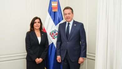 Photo of Nuevo canciller, Ito Bisonó, se reúne con embajadora de Estados Unidos, Leah Campos