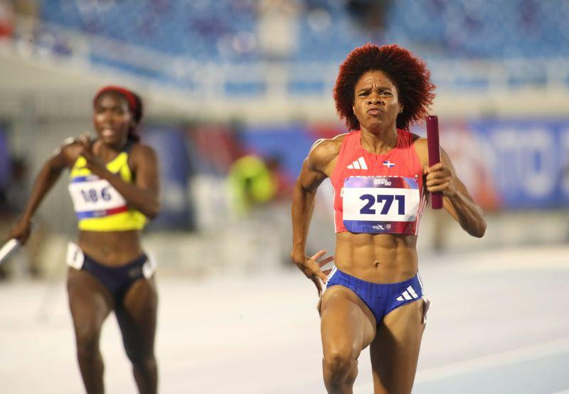 Photo of Estrella De Aza, la velocista que ganó dos oro sin el PARNI