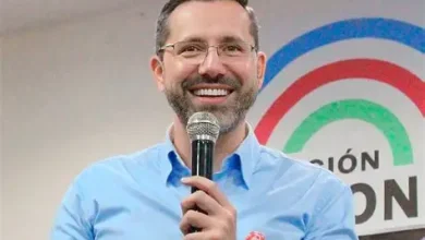 Photo of Polémico viaje en medio de la tragedia: ¿está en riesgo la continuidad del ministro de Vivienda de Colombia?