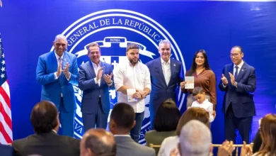 Photo of Abinader inicia entrega oficial del Pasaporte Electrónico en Nueva York, Nueva Jersey y Boston