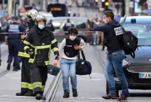 Photo of Una mujer armada con un cuchillo mató a una persona e hirió a otra en Times Square antes de recibir disparos de la policía