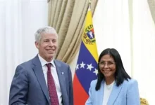 Photo of EE. UU. y Venezuela sellan en Caracas un histórico acuerdo petrolero bajo el nuevo pulso energético de Trump