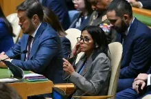 Photo of ¿En búsqueda de legitimidad? Delcy Rodríguez aprovecha su viaje a la ONU para reunirse con líderes mundiales