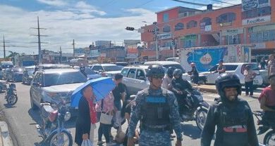 Photo of Hombre choca a una mujer y luego hiere de un disparo a motorista en Santo Domingo Este