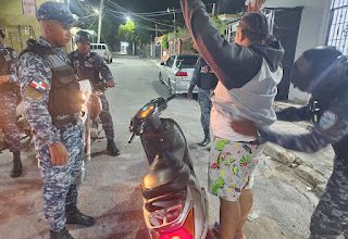 Photo of Policía Nacional logra la entrega voluntaria de ocho personas requeridas por la justicia en menos de 48 horas en Barahona.