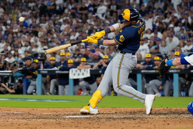 Photo of Con HRS de Chourio, Bauers y Mitchell, Cerveceros vencen Dodgers y ponen serie 3-0