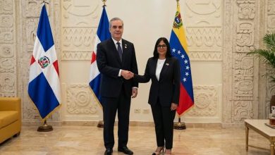 Photo of Presidente Luis Abinader y Delcy Rodríguez se reúnen en Roma y abren conversaciones para comprar petróleo venezolano