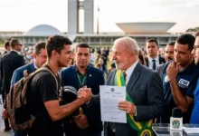 Photo of Brasil aprueba la semana laboral de cinco días en un triunfo de Lula previo a elecciones